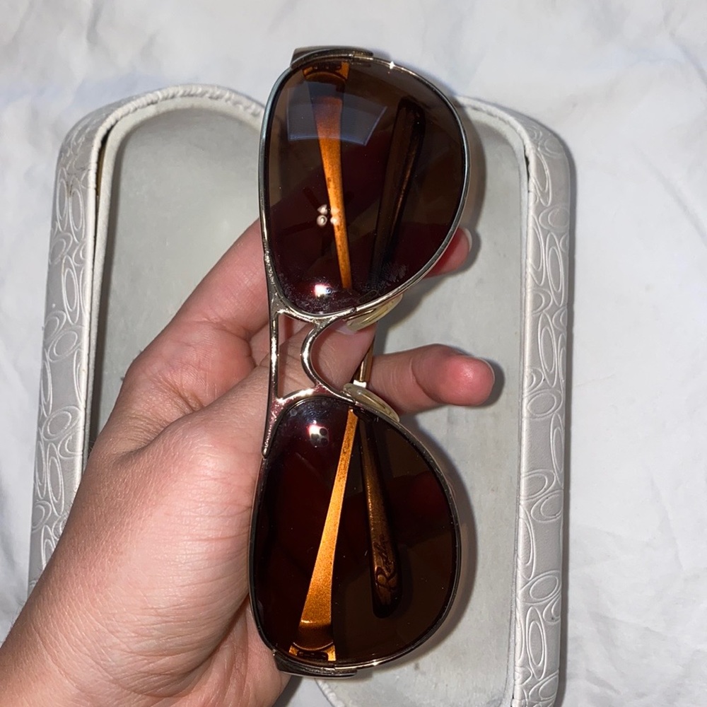 Women’s Oakley sunglasses!